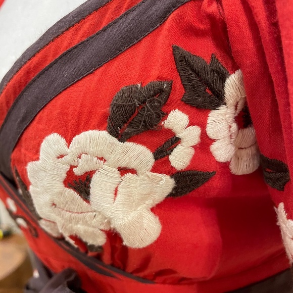 Anthropologie red floral puff sleeve blouse - Picture 10 of 13